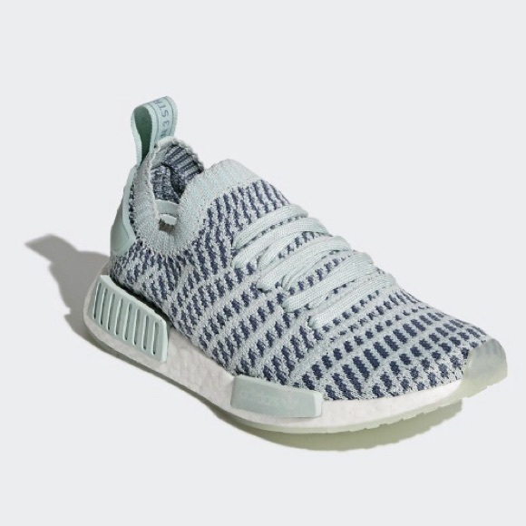 Adidas Originals NMD R1 Boost Ash Green CQ2031 - Picture 2 of 10